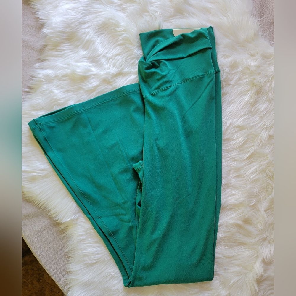 Offline by Aerie Wrap front Flare